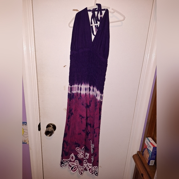 Halter neck summer dress - Picture 1 of 6